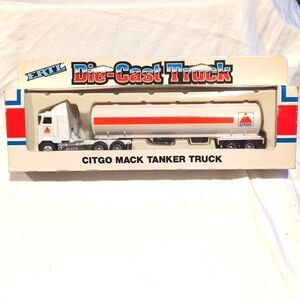 ERTL Die Cast CITGO Mack Tanker Truck 1/64 Scale Replica 9262FO Vintage